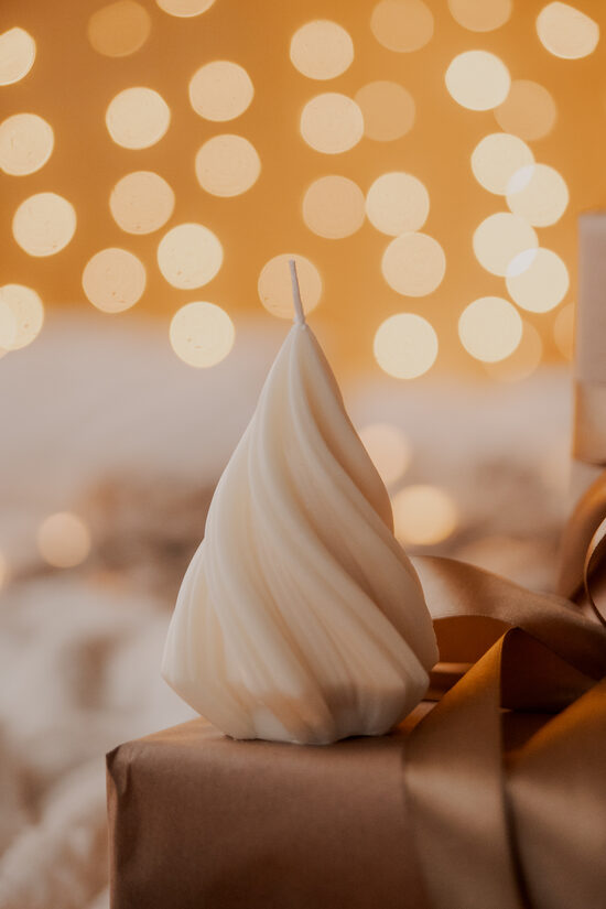 Dekoratīvā vaska svece “Virpuļegle” – lielā